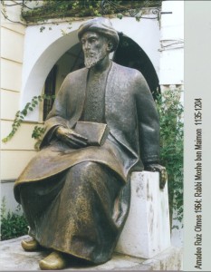 statue of Maimonides in Cordoba